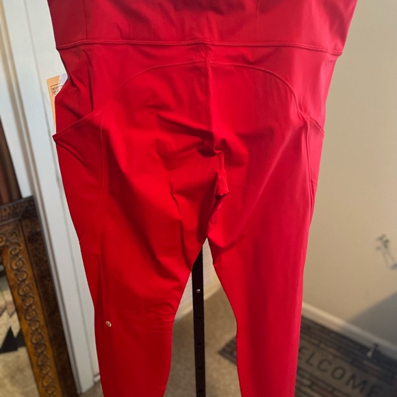 LULULEMON NWT AUTHENTIC FAST FREE WEIGHTLESS NULUX FABRIC RED LEGGINGS - Picture 14 of 16